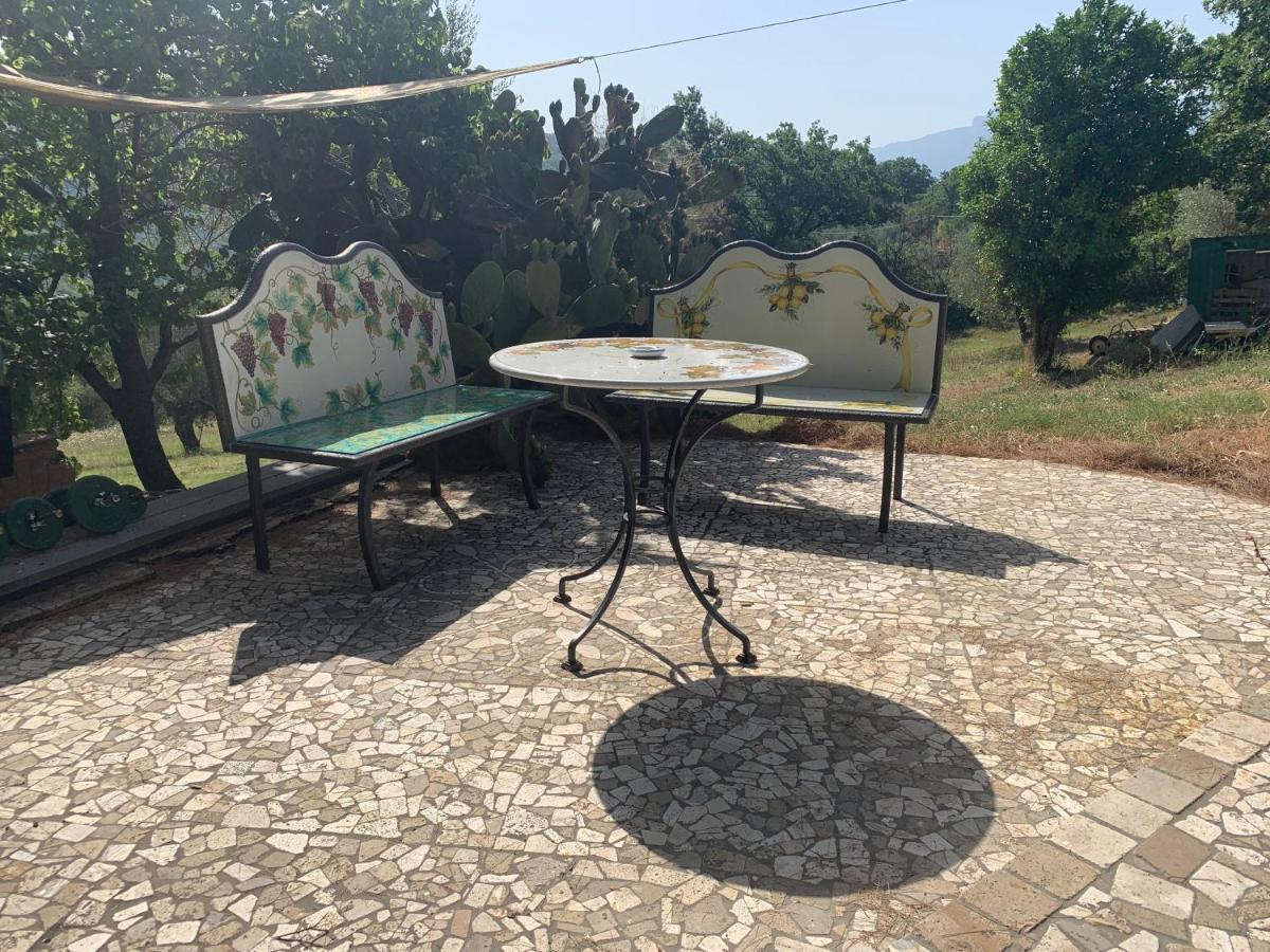 Agriturismo B&B Il Rifugio Di Nino コントゥルシ エクステリア 写真