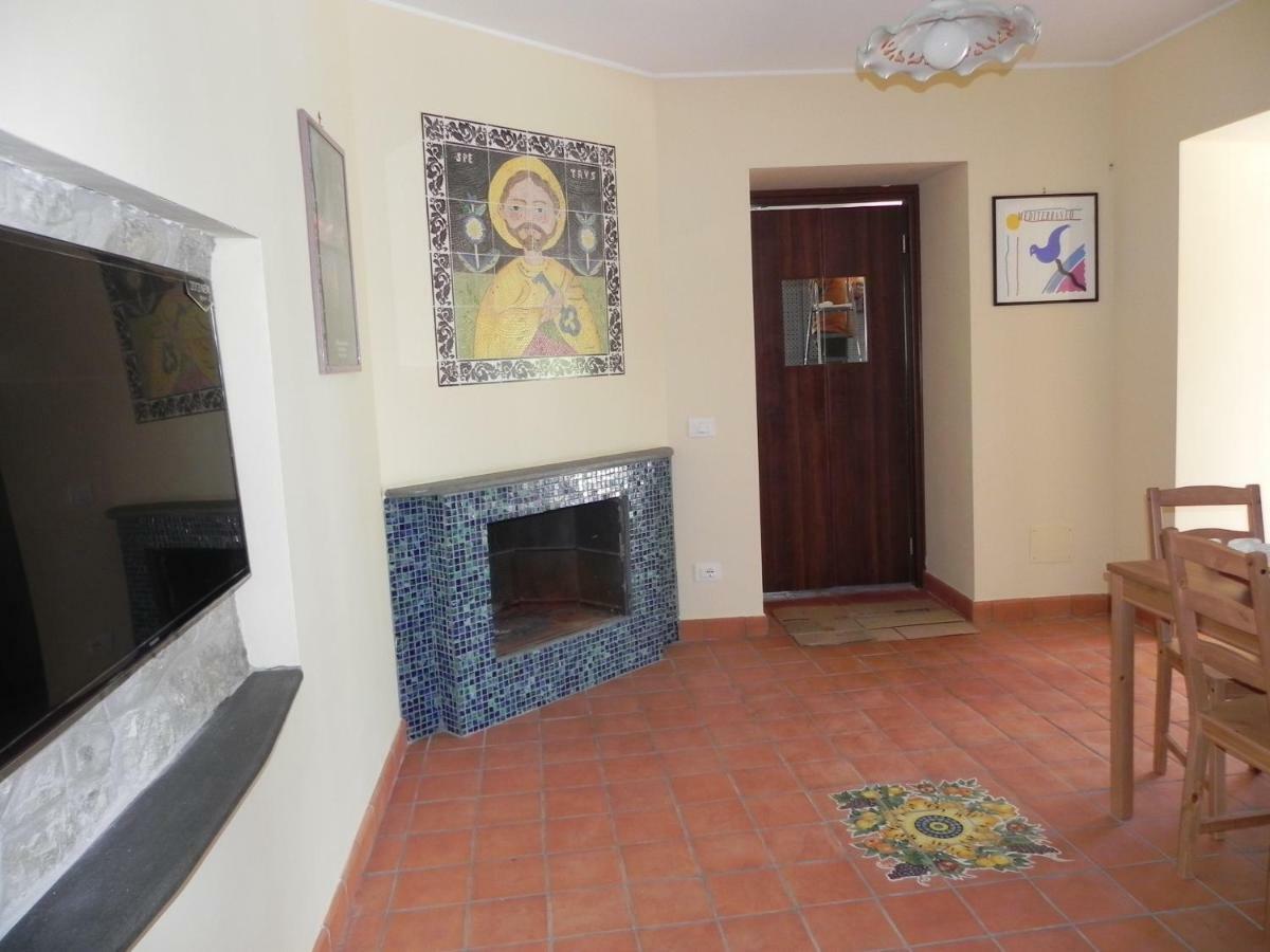 Agriturismo B&B Il Rifugio Di Nino コントゥルシ エクステリア 写真