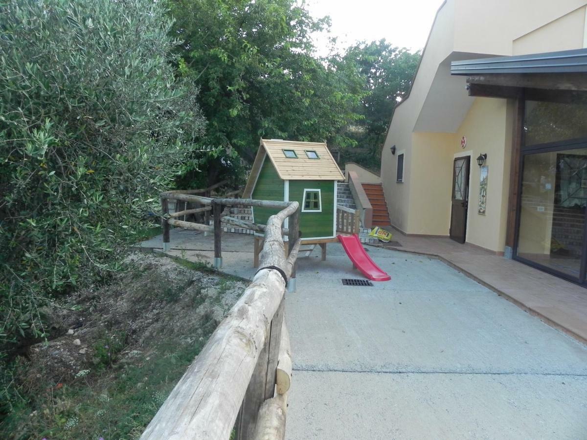 Agriturismo B&B Il Rifugio Di Nino コントゥルシ エクステリア 写真